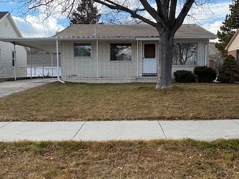 715 N 300 E — Photo 1