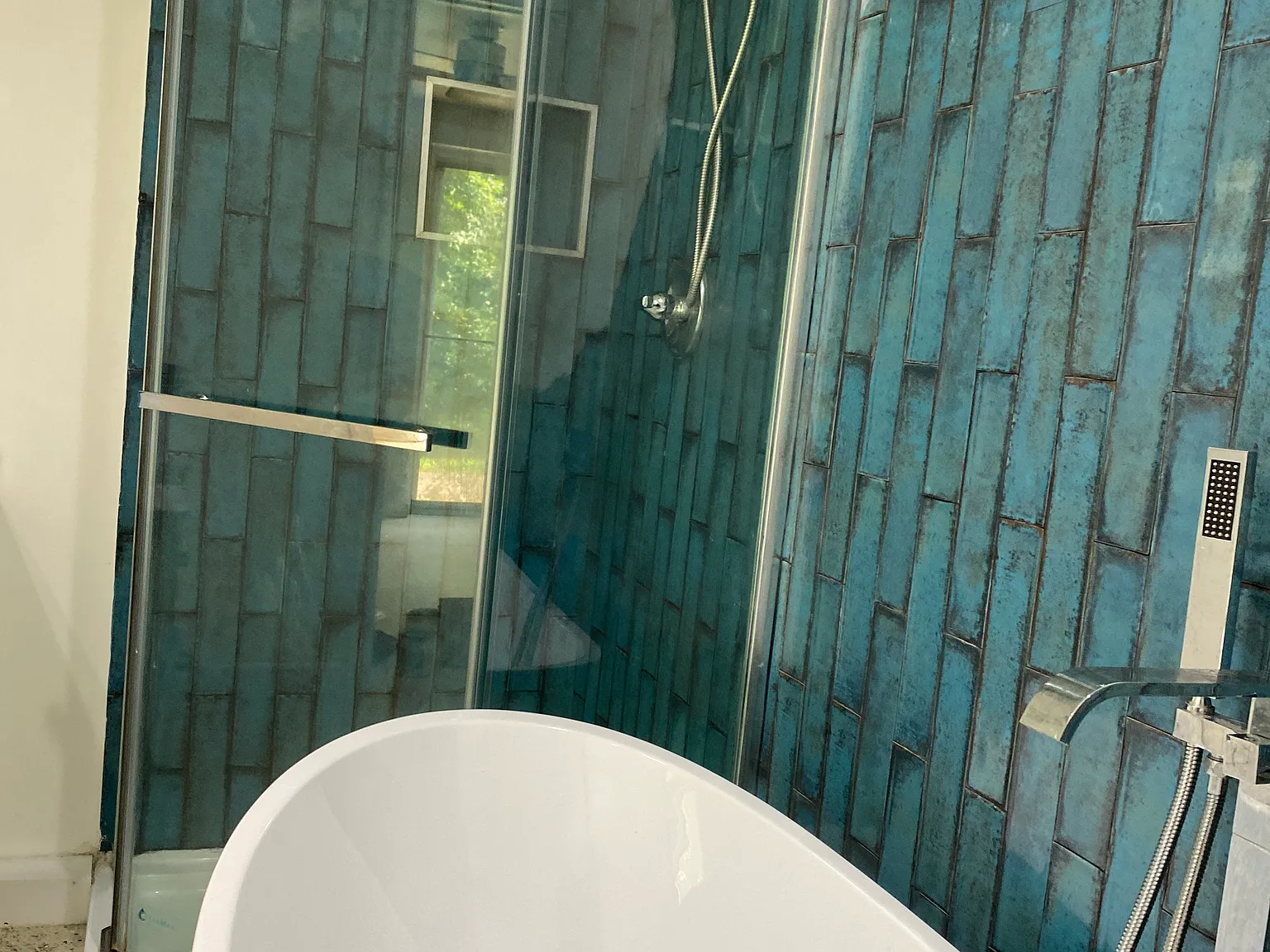 4 bed, 1200 sqft, $2,000 — Photo 3