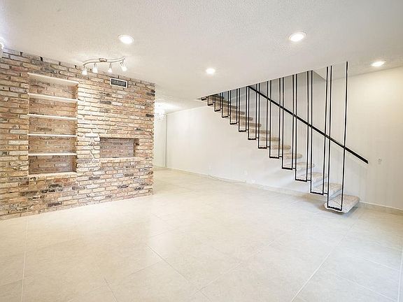 2nd image of 2503 McCue Rd APT 6