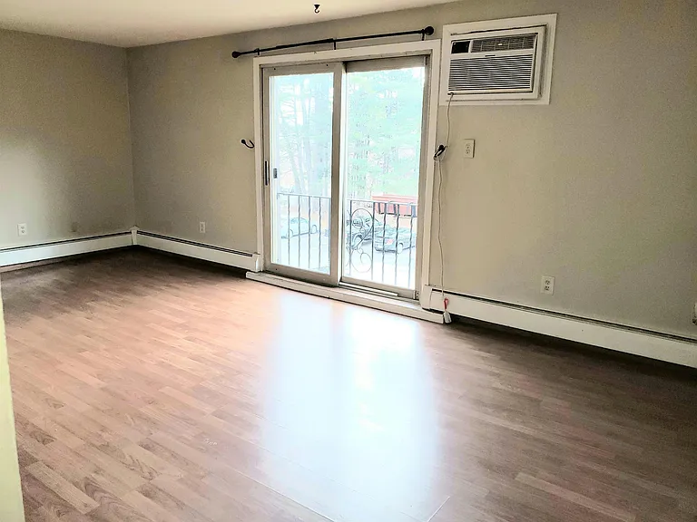 130 English Village Rd #302 — Photo 8