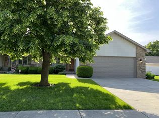 375 Raven Dr, Manteno, IL 60950