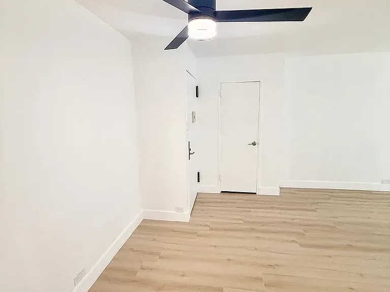 77 W 55th St #10H — Photo 5