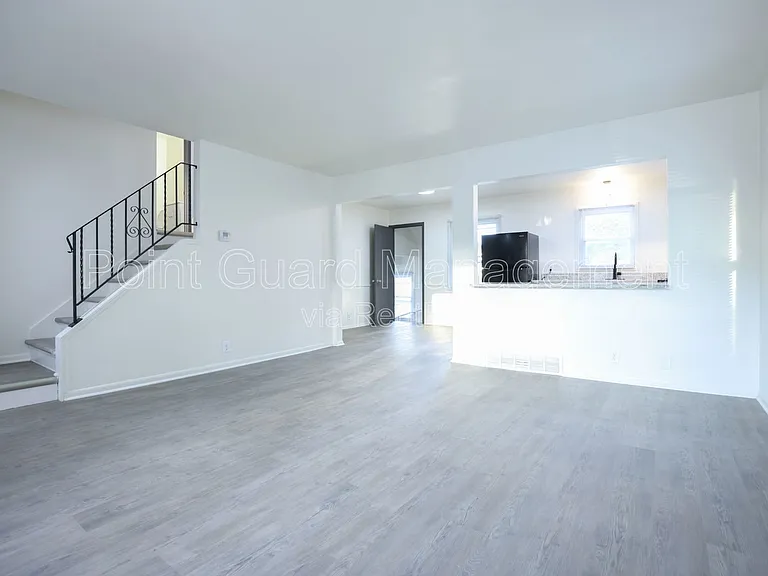5917 Fort St #5917 — Photo 5