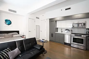 Rented by R New York