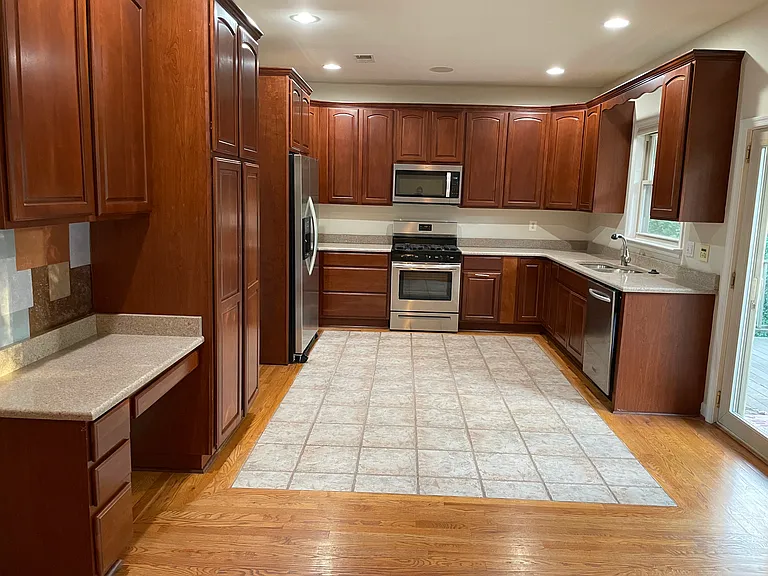 2706 Hillsdale Rd — Photo 3