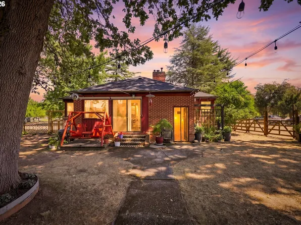 1003 S Hillhurst Rd, Ridgefield, WA 98642