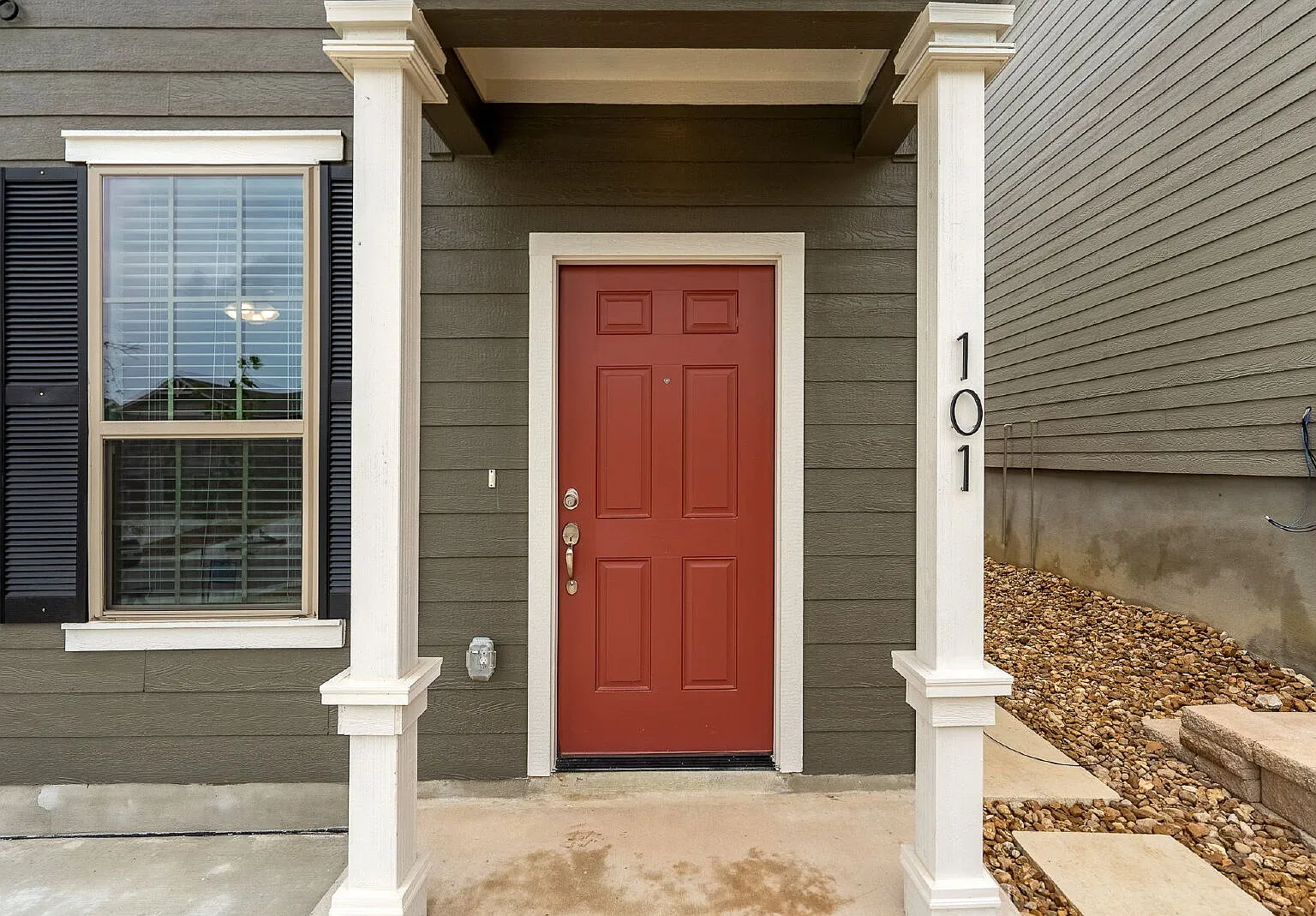 3 bed, 2.0 bath, 1292 sqft, $1,695 — Photo 3