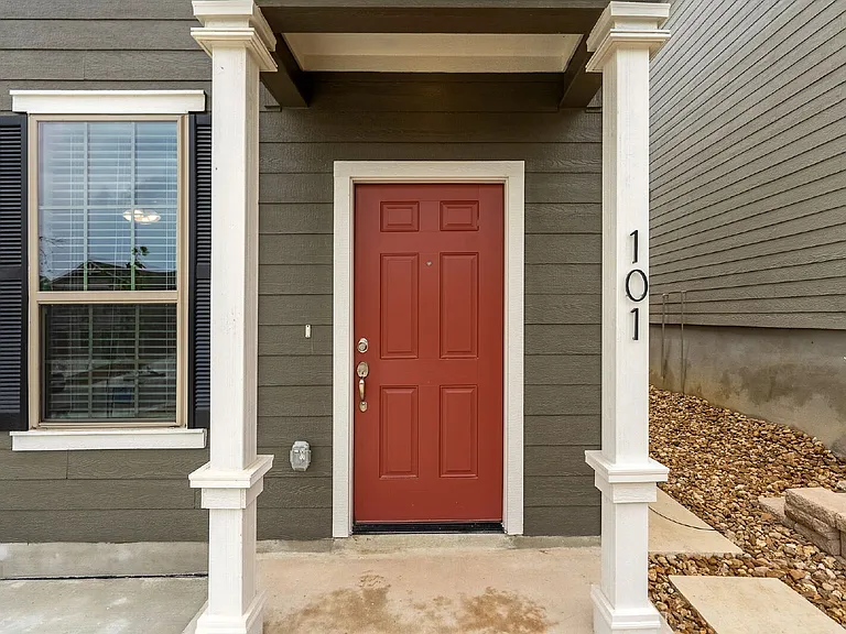 7215 Magnolia Vlg #101 — Photo 3