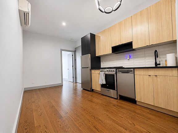 2nd image of 640 Lafayette Ave #1D