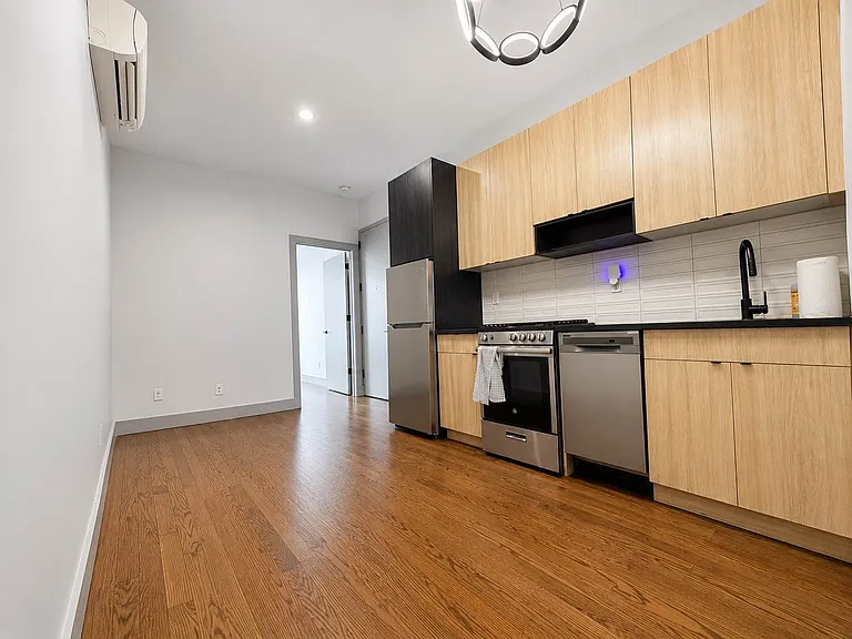 640 Lafayette Ave #1D — Photo 2