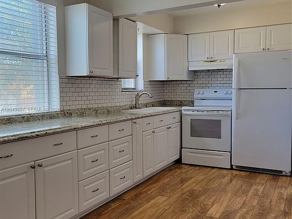 2nd image of 2200 Taylor St APT 205
