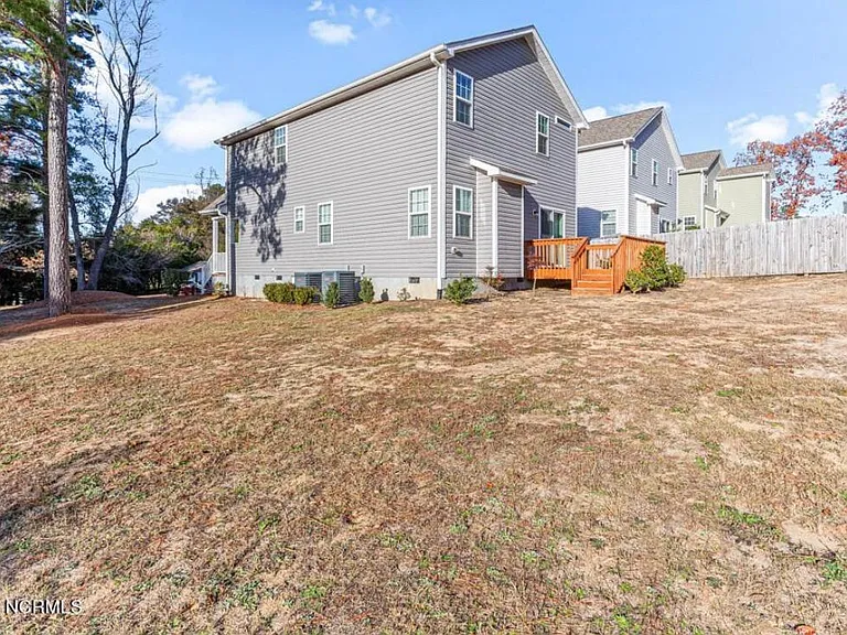 301 N Saylor St — Photo 19