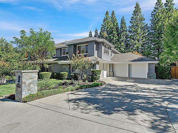 3rd image of 18 Brightwood Cir