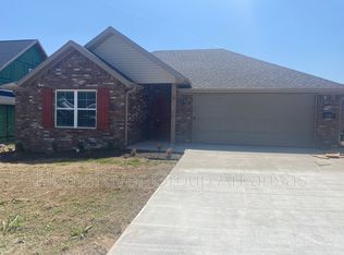 5807 SW Teppee Ave, Bentonville, AR 72713