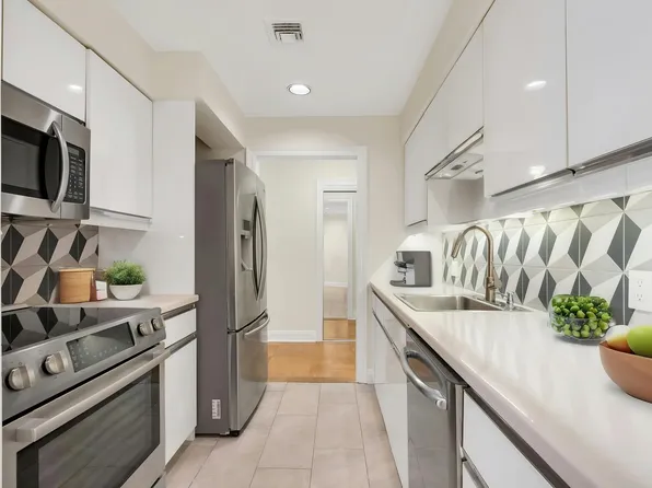 101 Shearwater Ct E APT 35, Jersey City, NJ 07305