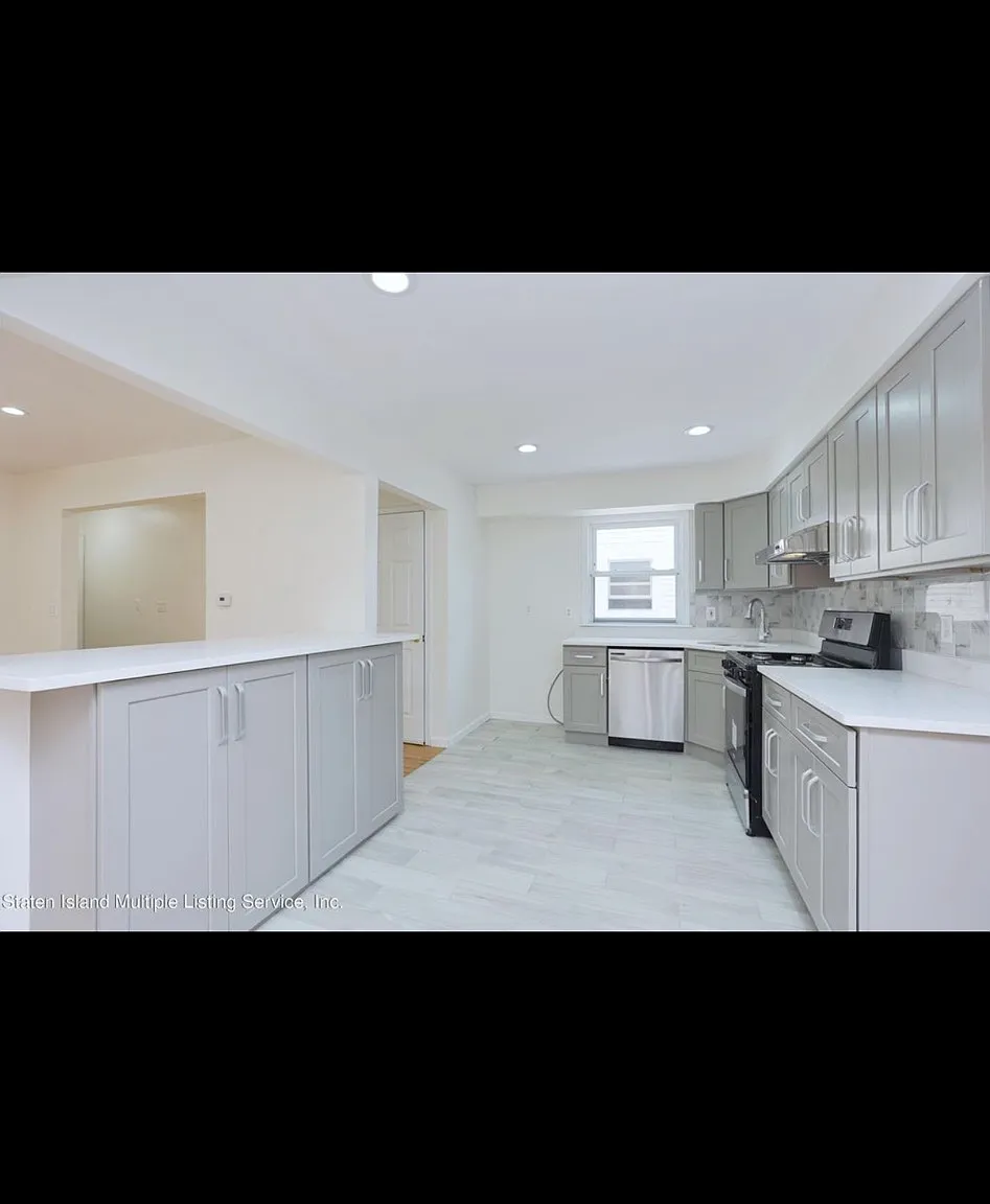 3 bed, 1300 sqft, $2,900 — Photo 4