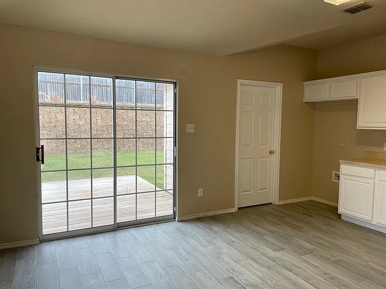 2328 Gabriel Dr — Photo 9