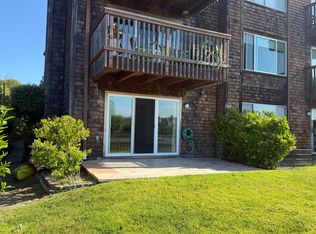 1055 S Eliseo Dr, Kentfield, CA 94904