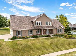 1001 W Hickory Ct, Eldridge, IA 52748