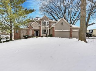 2117 SW Walden Dr, Lees Summit, MO 64081