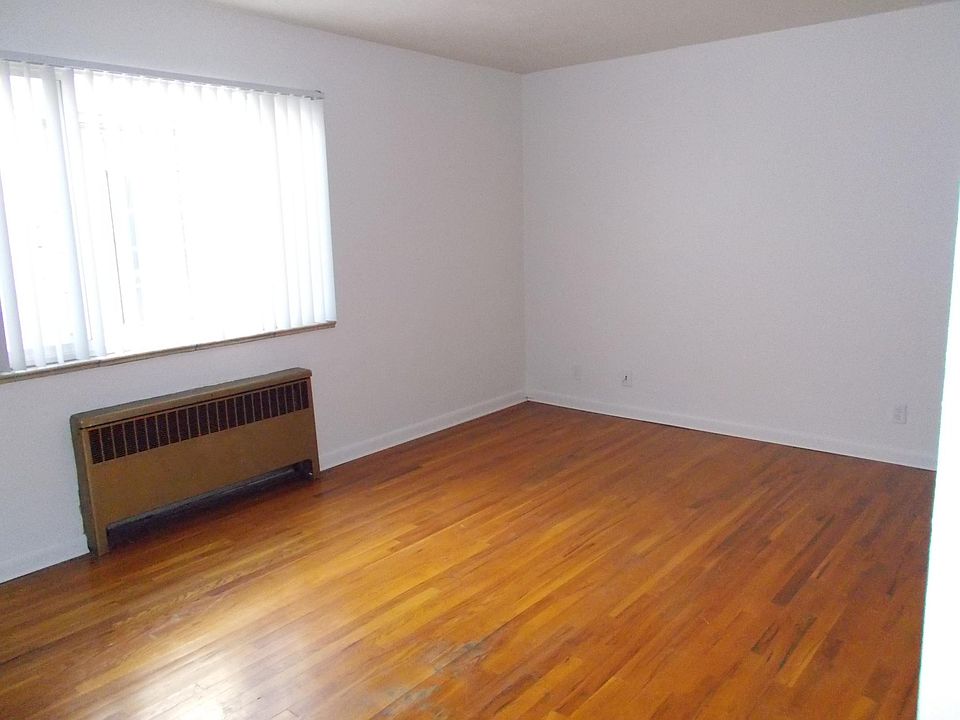 1st image of 1042 N Pearl St APT 303