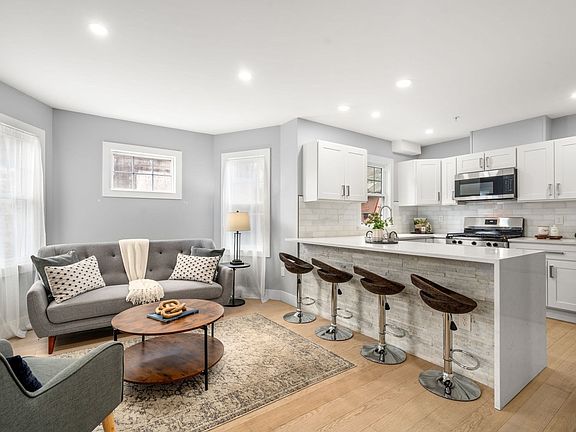 2nd image of 679 Columbia Rd APT 3