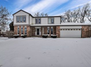 1555 Partridge Cir, Lindenhurst, IL 60046