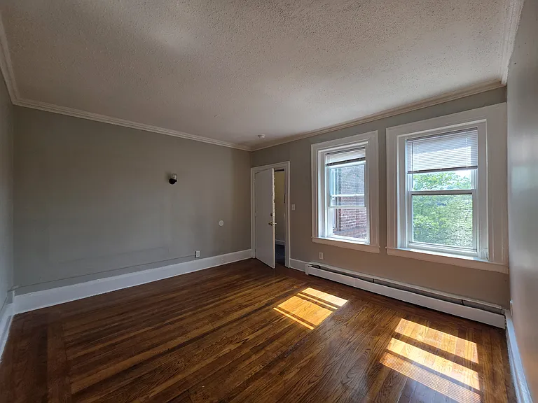 701 Howard Ave #4B — Photo 5