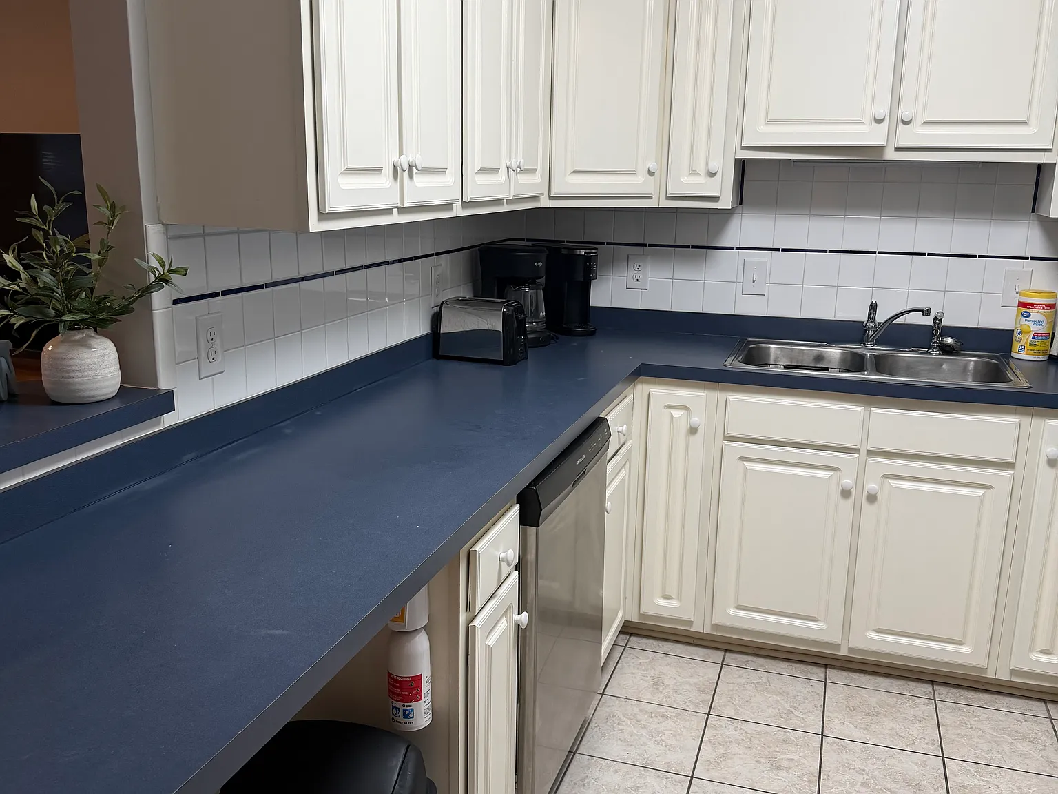 2 bed, 940 sqft, $2,000 — Photo 2