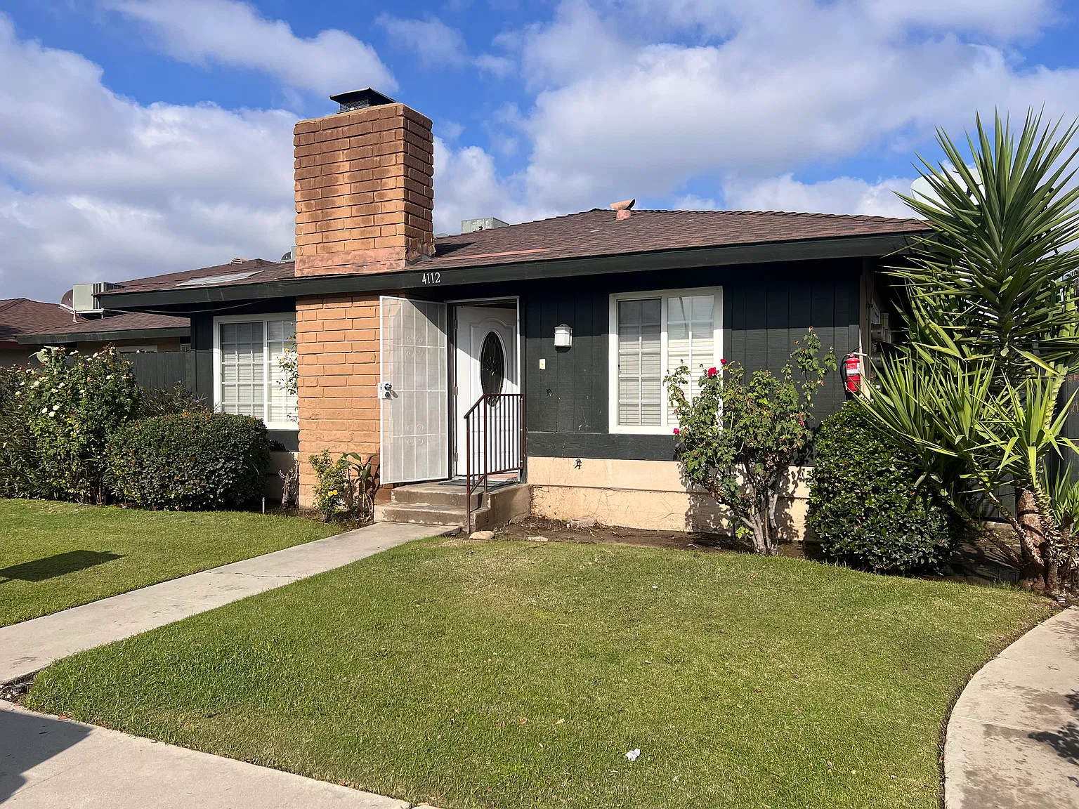3 bed, 975 sqft, $1,650 — Photo 1