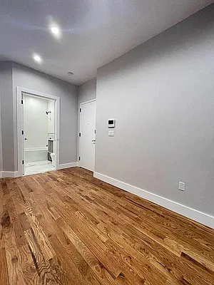 Rented by Artur Gutman, LREB | media 9