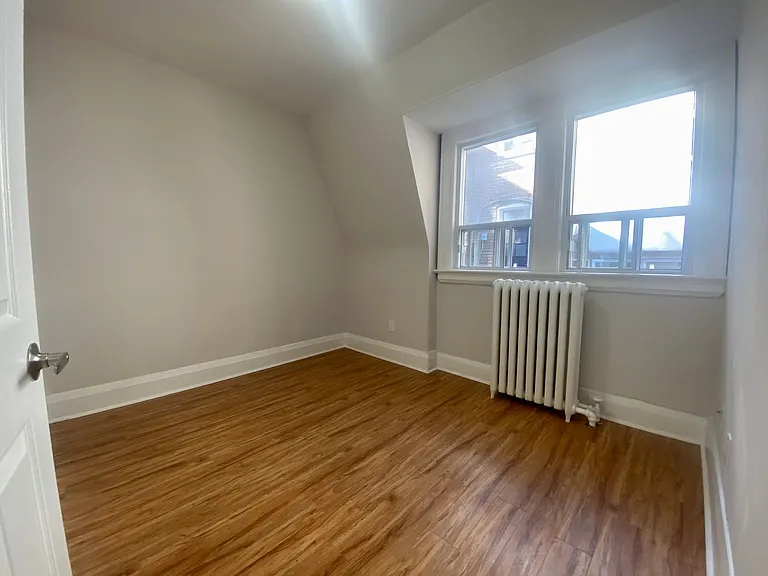 341 Saint Clair Ave W #E — Photo 7