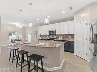 2532 Caney Oaks Dr W, Jacksonville, FL 32218