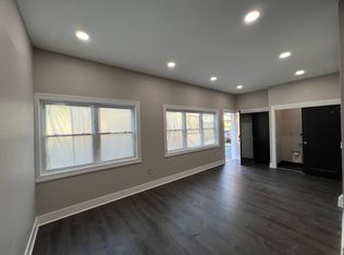 1107 E Clarke St #A, Milwaukee, WI