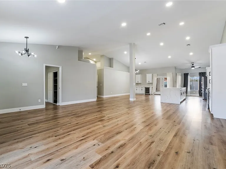 9171 W Viking Rd — Photo 11