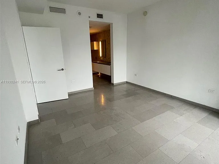 88 SW 7th St #1608 — Photo 8