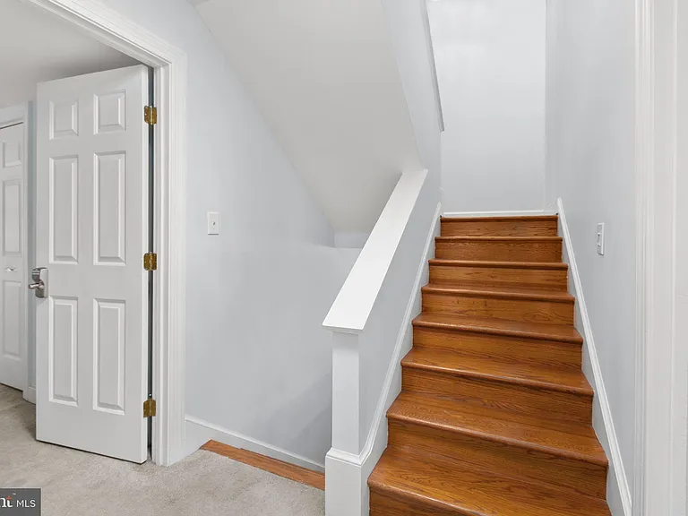 1011 Charles St #C — Photo 34
