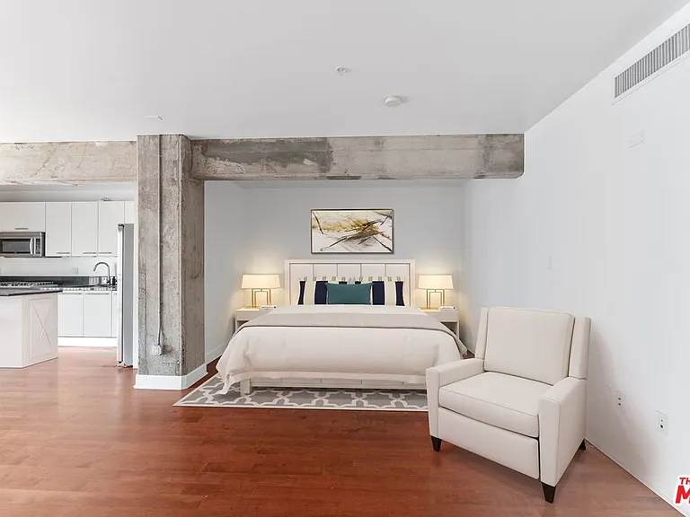 416 S Spring St #608 — Photo 7