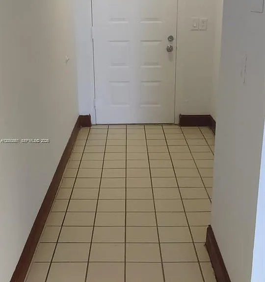 8215 Lake Dr #505 — Photo 2