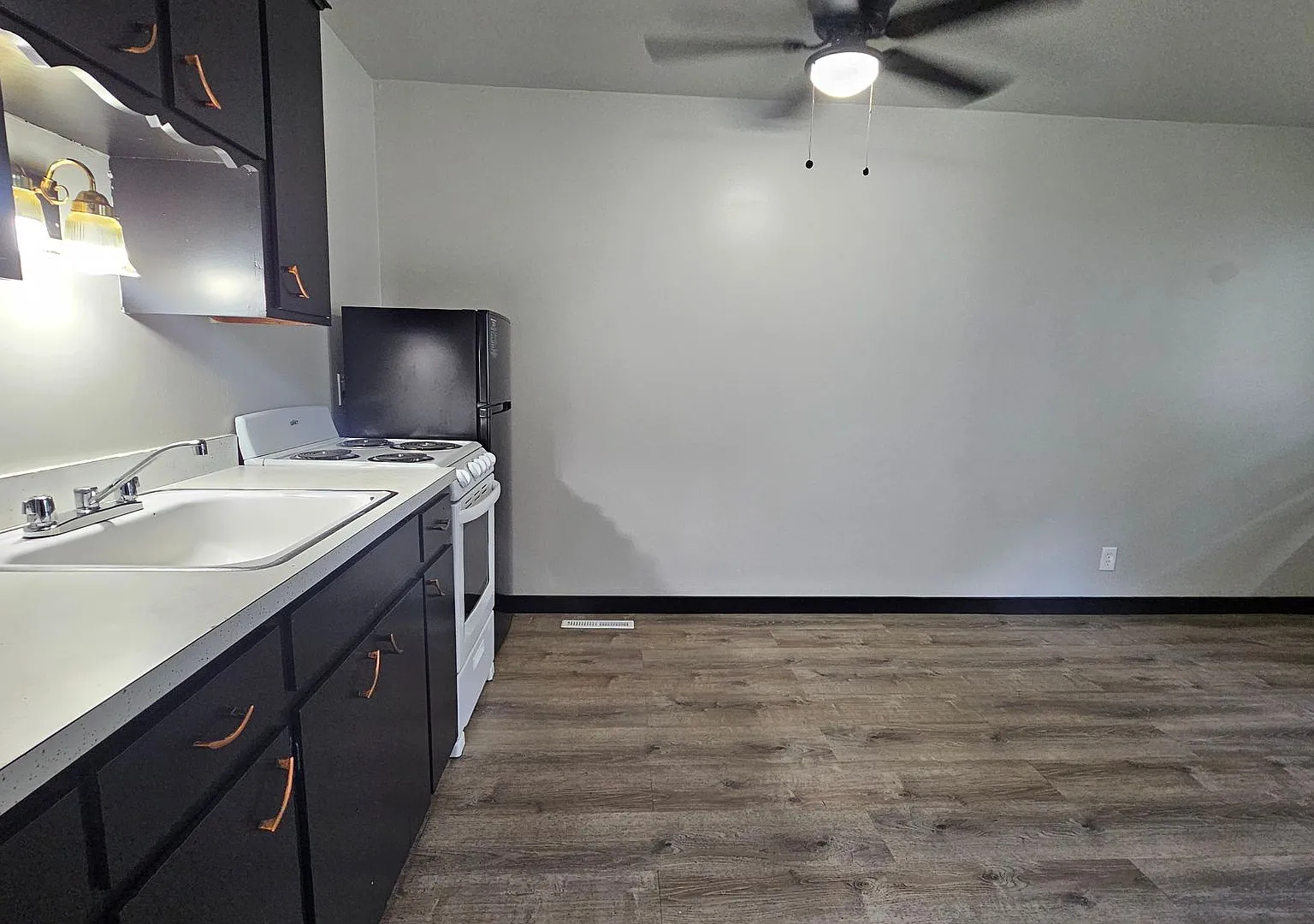 126 Poplar St — Photo 3