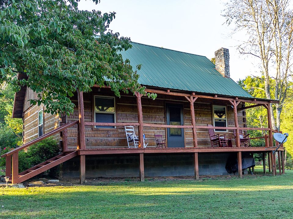 1st image of 376 Mountain View Ln