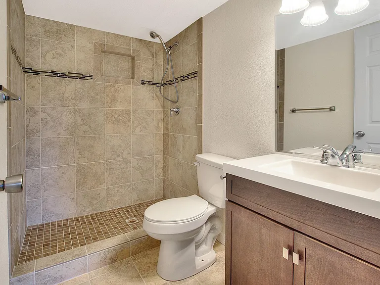 220 N Idlewood Ave #101 — Photo 11