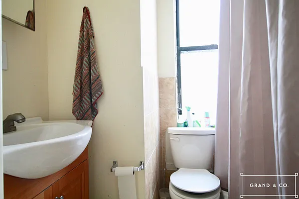 Rented by Grand & Co. | media 5