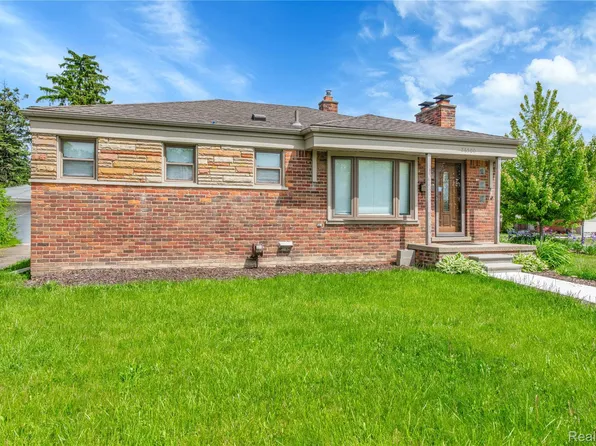 26500 Grant St, Saint Clair Shores, MI 48081