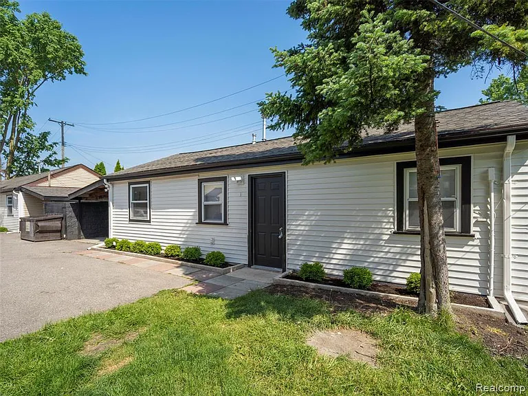 1741 E Woodward Heights Blvd — Photo 4
