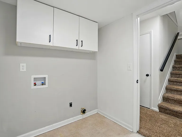 2413 Hoffman St — Photo 37