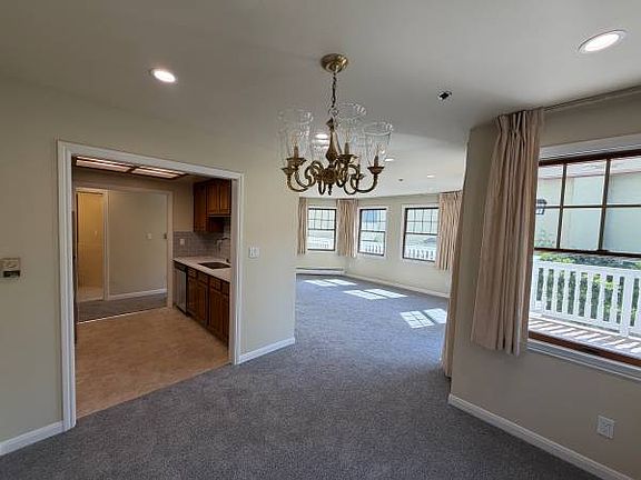 3rd image of 512 Walnut St #406