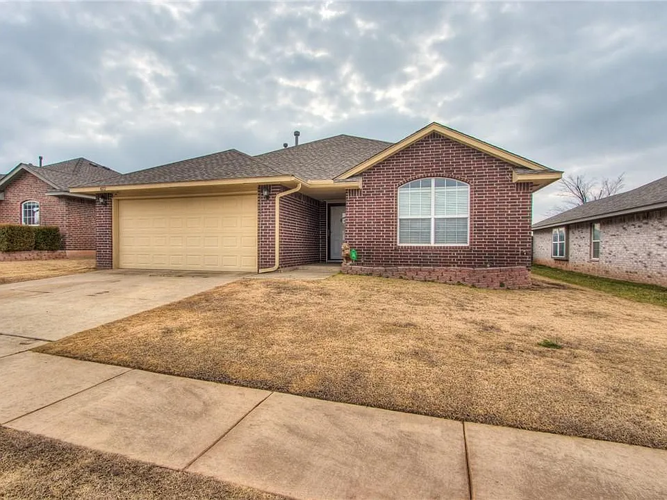 612 SW 38th Pl