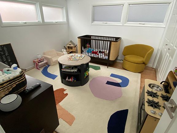 3rd image of 2034 Chestnut Hill Dr