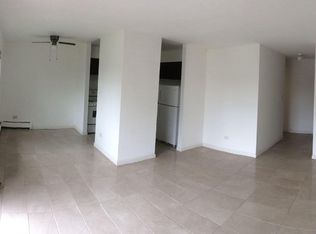 837 W College Blvd APT 301, Addison, IL 60101